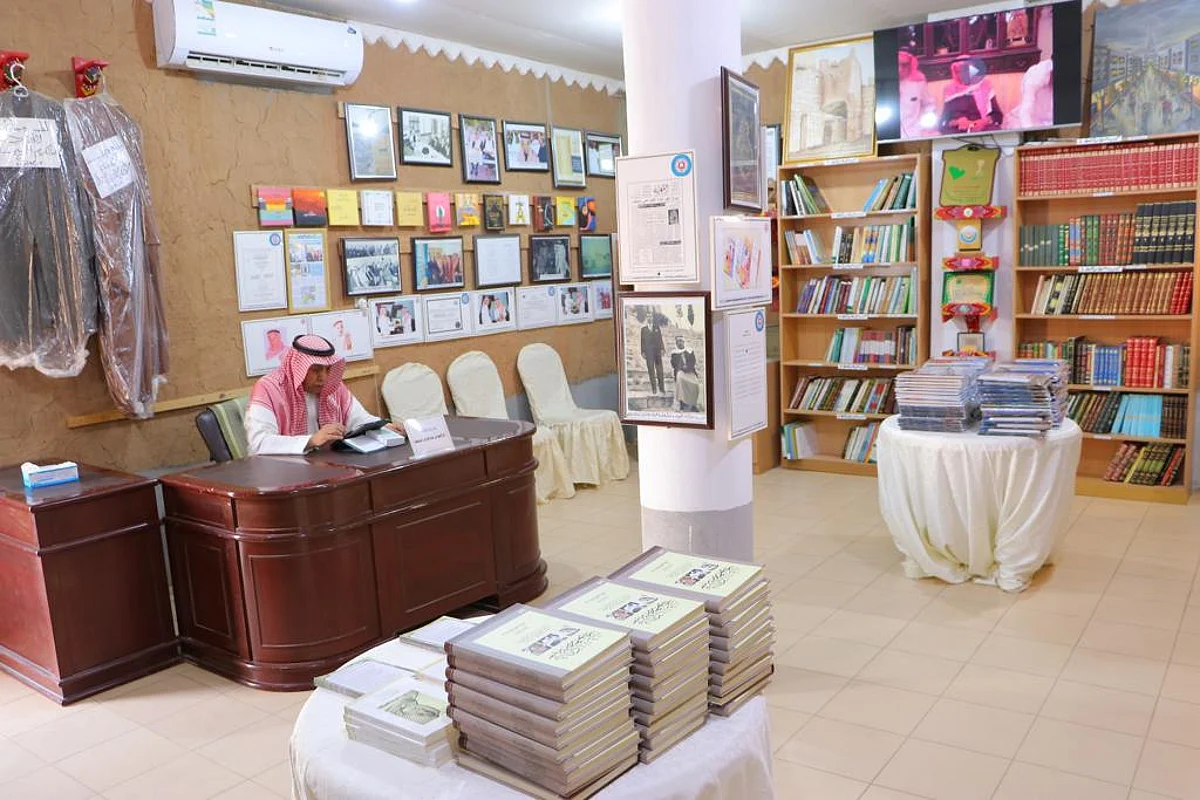 شاهد .. افتتاح مكتبة "الأديب الجهيمان" في شقراء.. وجمعية التطوير تحتضنها في "سوق حليوة"