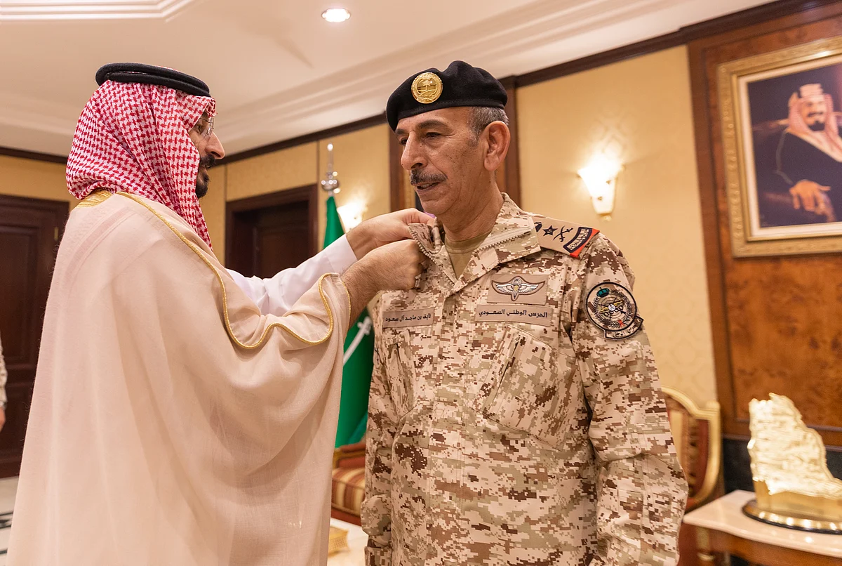 وزير الحرس الوطني يقلّد الفريق الركن نايف بن ماجد رتبته الجديدة
