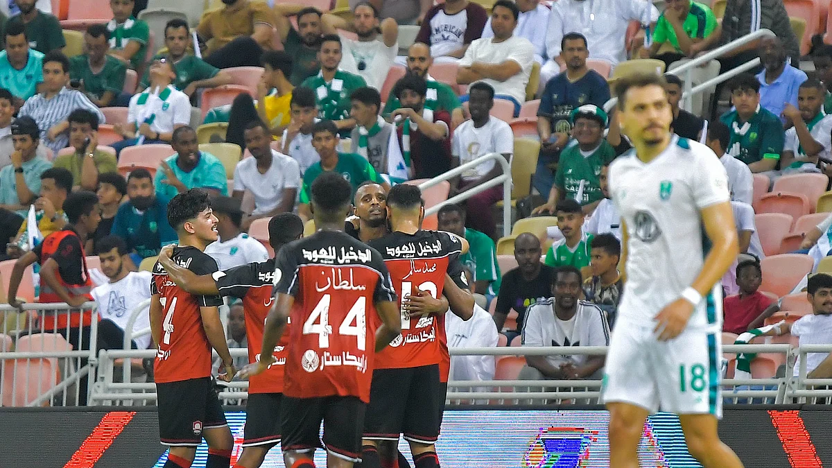بعد الثلاثية .. الرائد ينعش آماله بالبقاء ويعقد أوضاع الأهلي بالهبوط