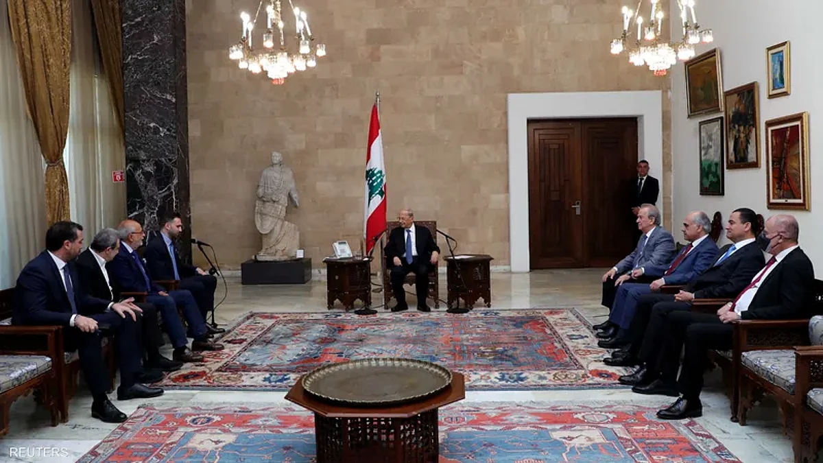 لبنان.. "عون" يبدأ الاستشارات النيابية لتسمية رئيس جديد للحكومة
