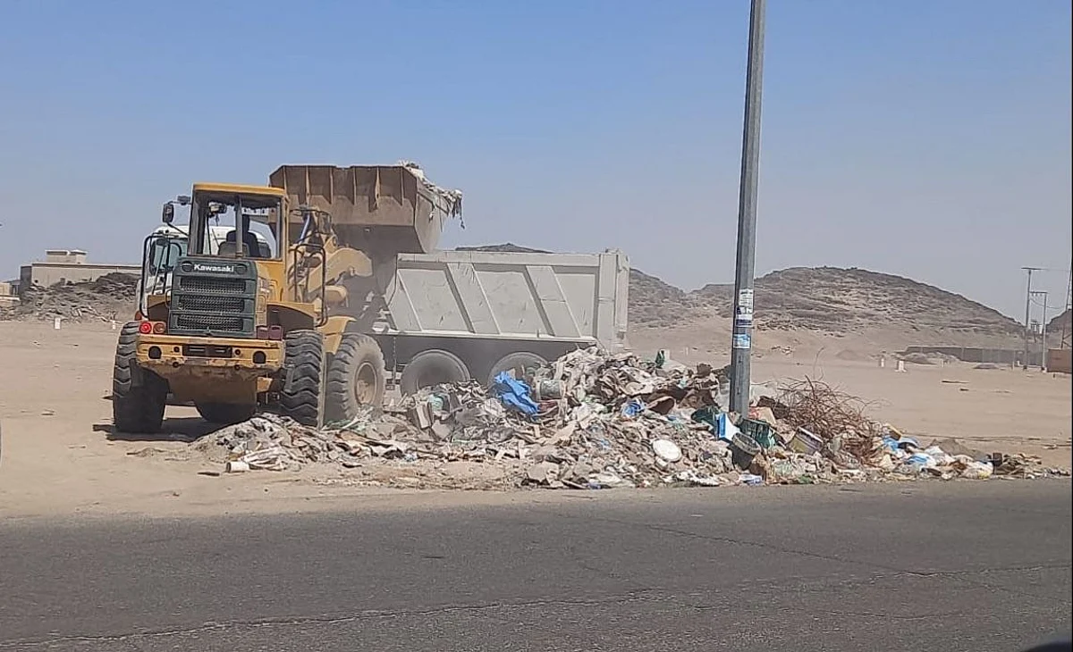 بلدية بيشة تُطلق حملة مكثفة لضبط تجاوزات مُخلّفات البناء والهدم