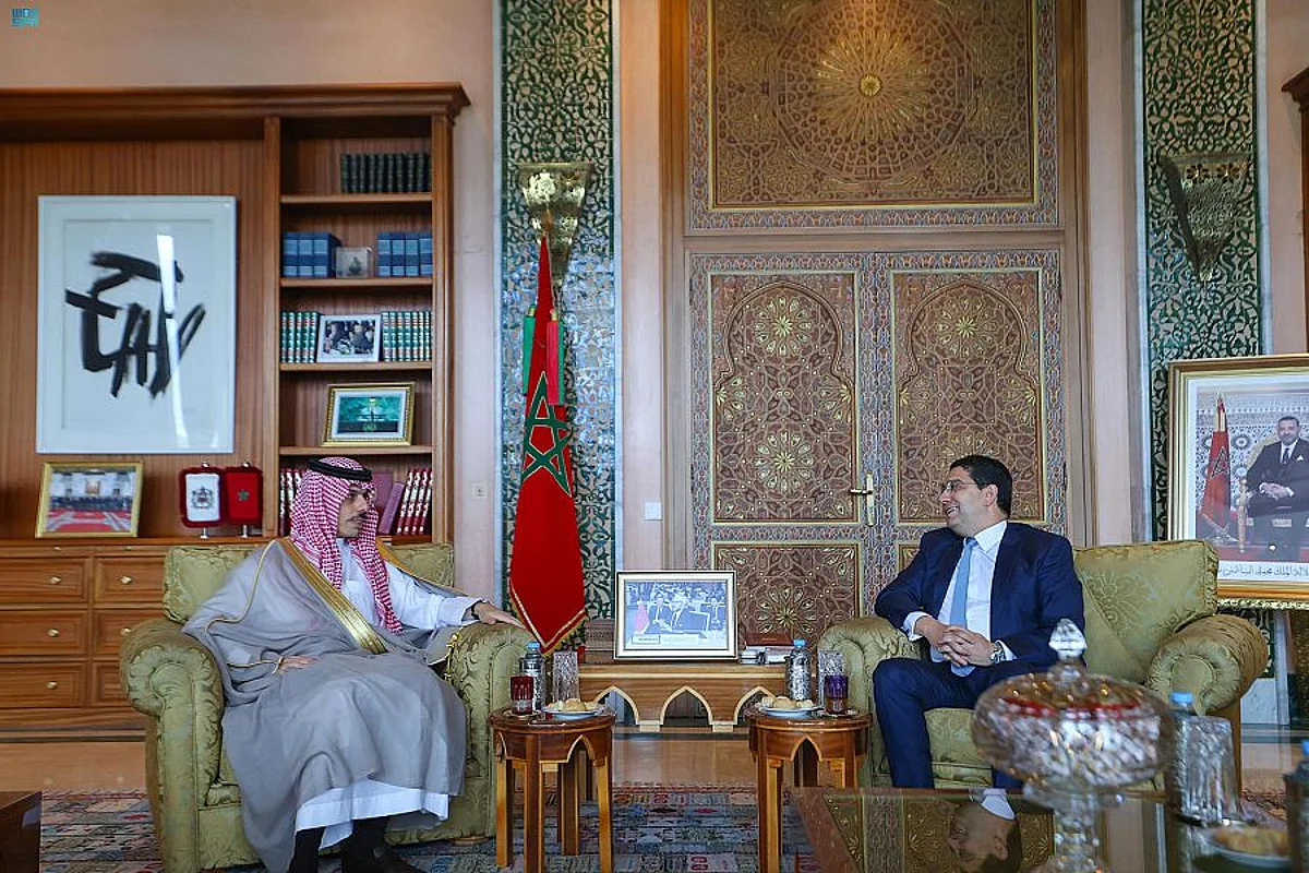 وزير الخارجية يلتقي نظيره المغربي في الرباط