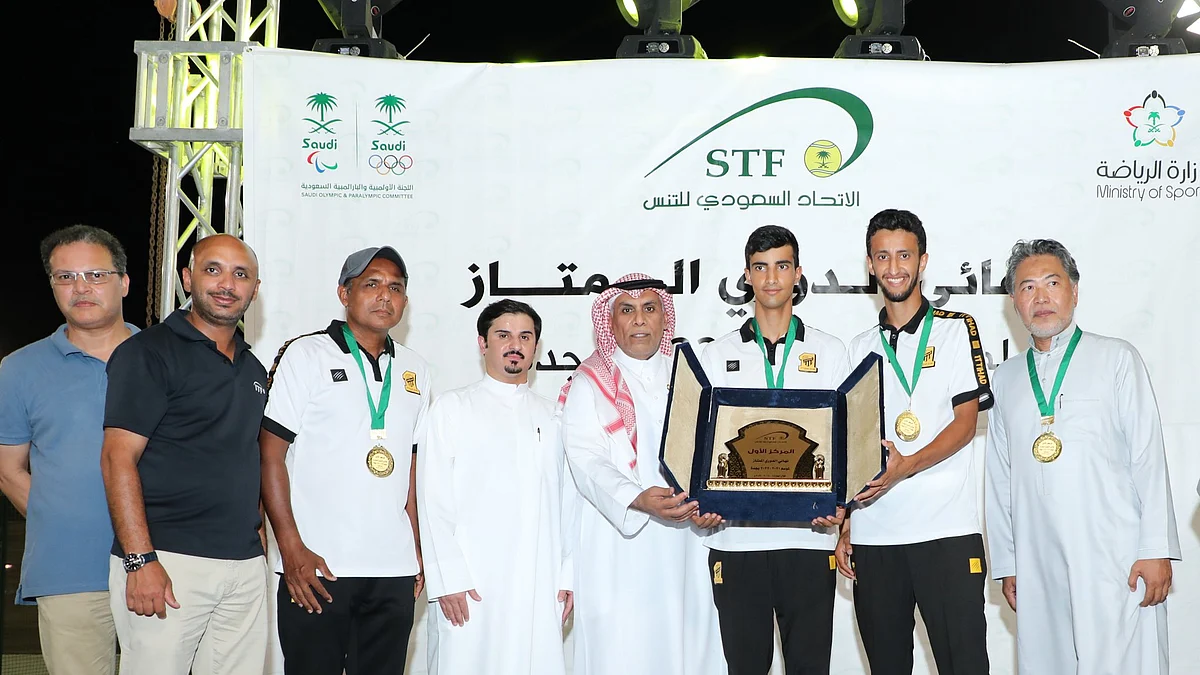 الاتحاد بطلاً لدوري التنس الأرضي