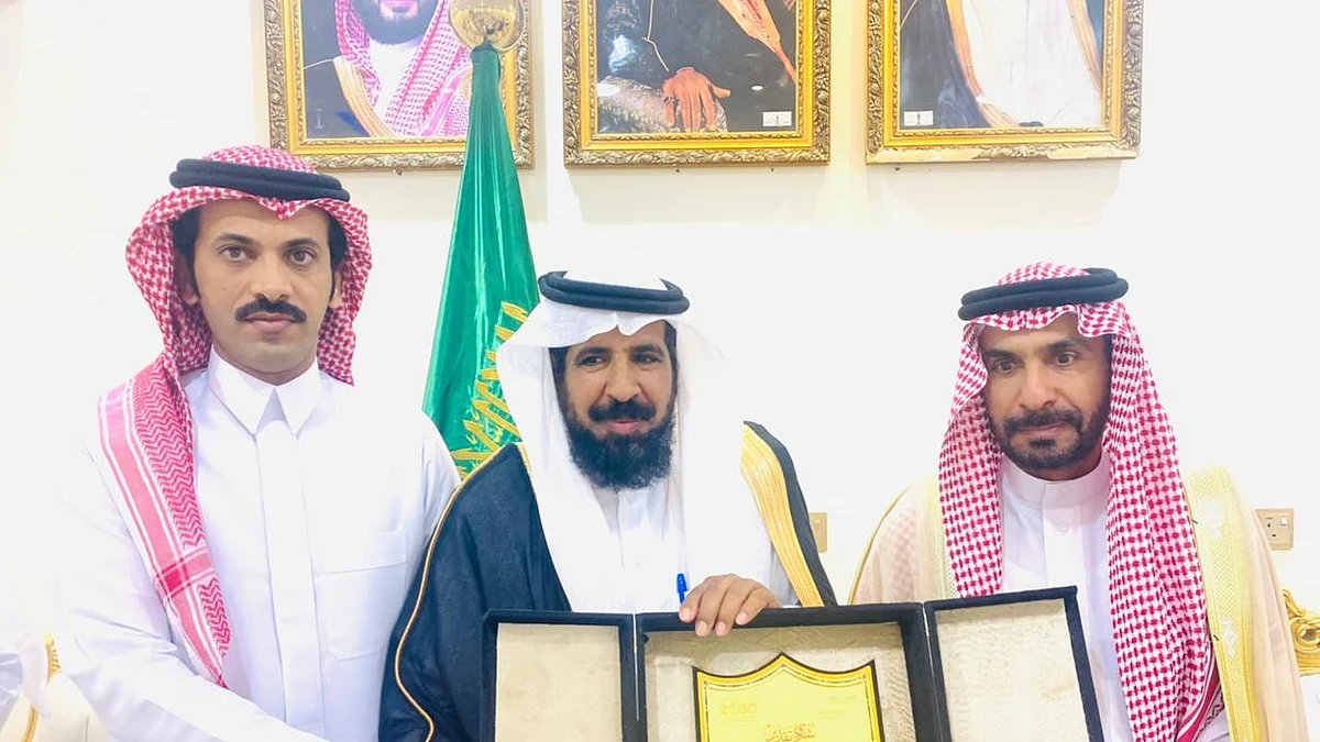 محافظ الحائط يرعى حفل تكريم منسوبي مكتب تعليم المتقاعدين والمتميزين