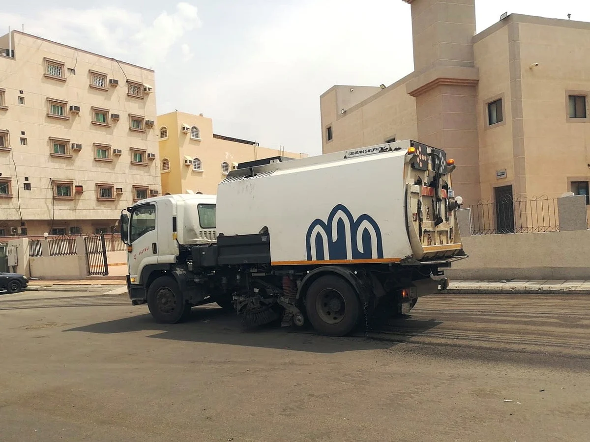 3 مراحل.. أمانة جدة تنفذ خطة أعمال النظافة خلال موسم الحج