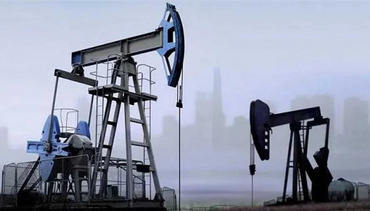 أسعار النفط تواصل تراجعها.. وبرنت عند 106.51 دولار للبرميل