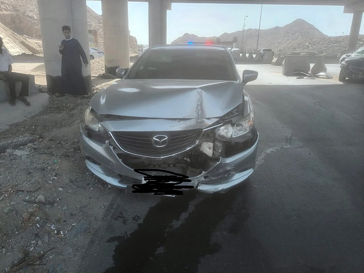 صبة خرسانية تتسبب بإتلاف مركبة.. وشركة التأجير تسحبها من صاحبها