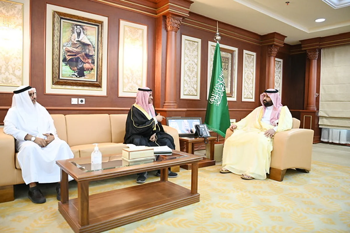 نائب أمير جازان يستقبل مدير المركز الوطني للرقابة على الالتزام البيئي بالمنطقة