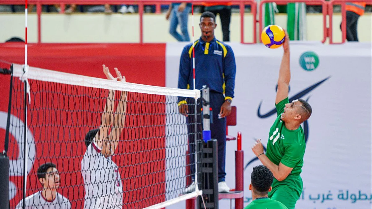 جانب من لقاء المنتخب السعودي الشاب ونظيره القطري