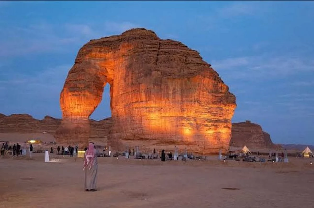 بسبب طبيعة السعوديين وكرم ضيافتهم.. سيّاح يتغزّلون في المملكة وأهلها بعد زيارتهم