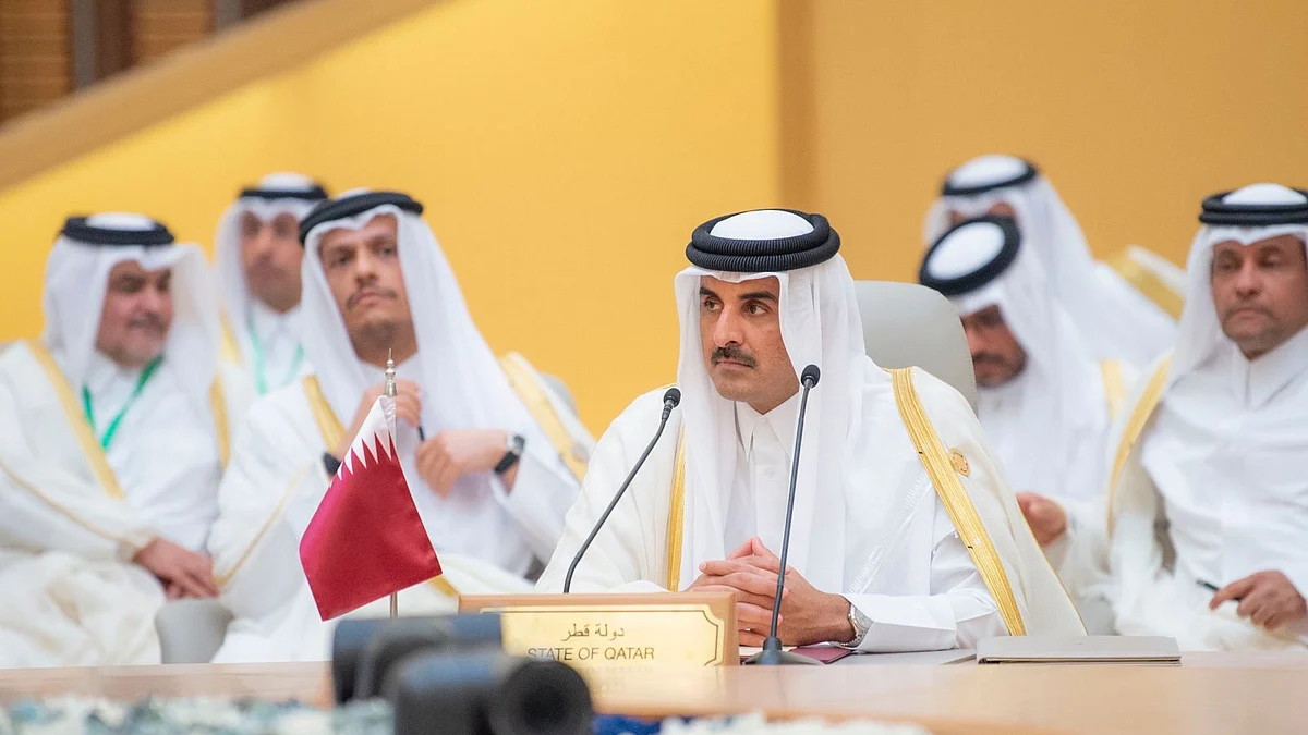 الشيخ تميم بن حمد آل ثاني أمير قطر خلال مشاركته في قمة جدة للأمن والتنمية