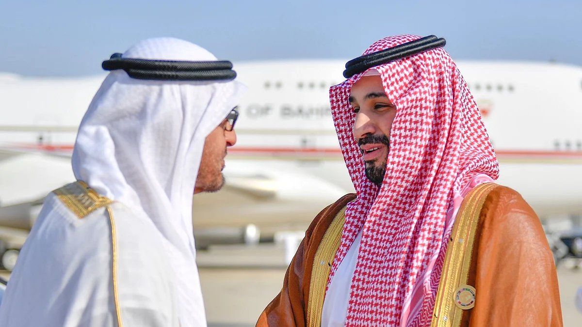 ولي العهد يودِّع رئيس الإمارات
