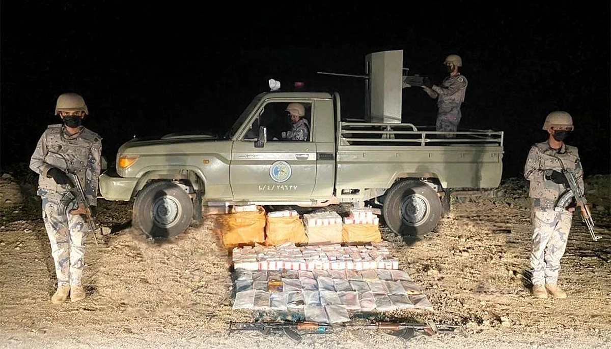 إحباط تهريب 35 كلجم من الحشيش وأكثر من 52 ألف قرص مُخدِّر