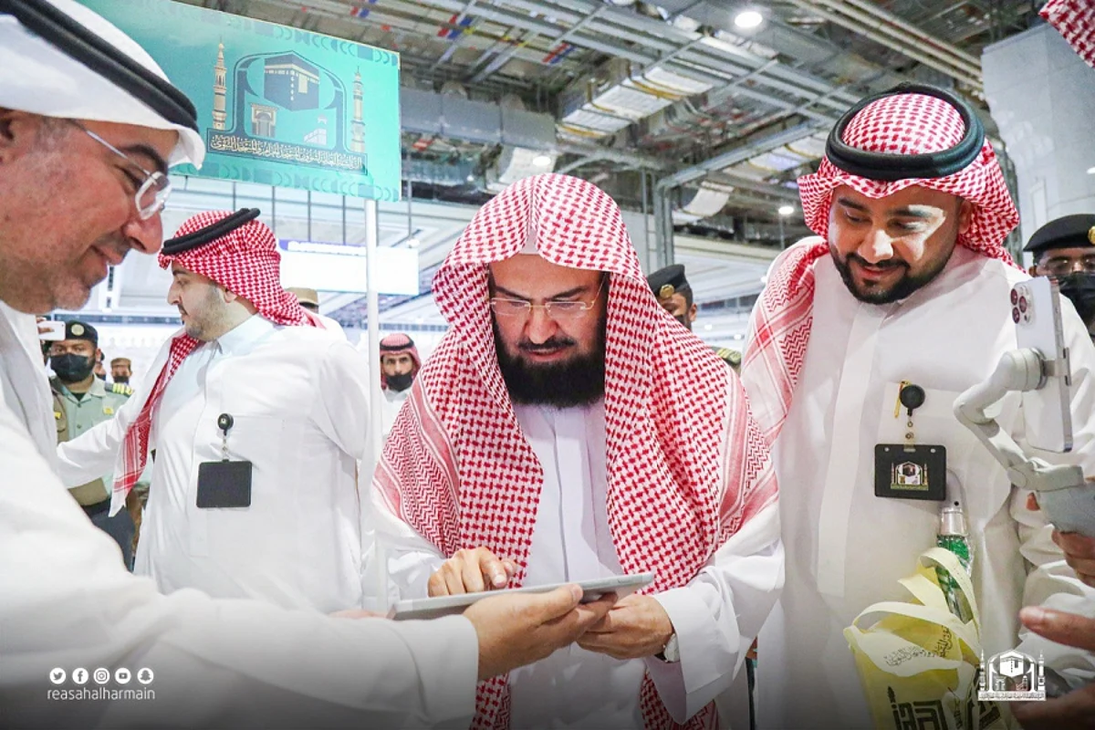 الشيخ عبدالرحمن السديس خلال تدشينه