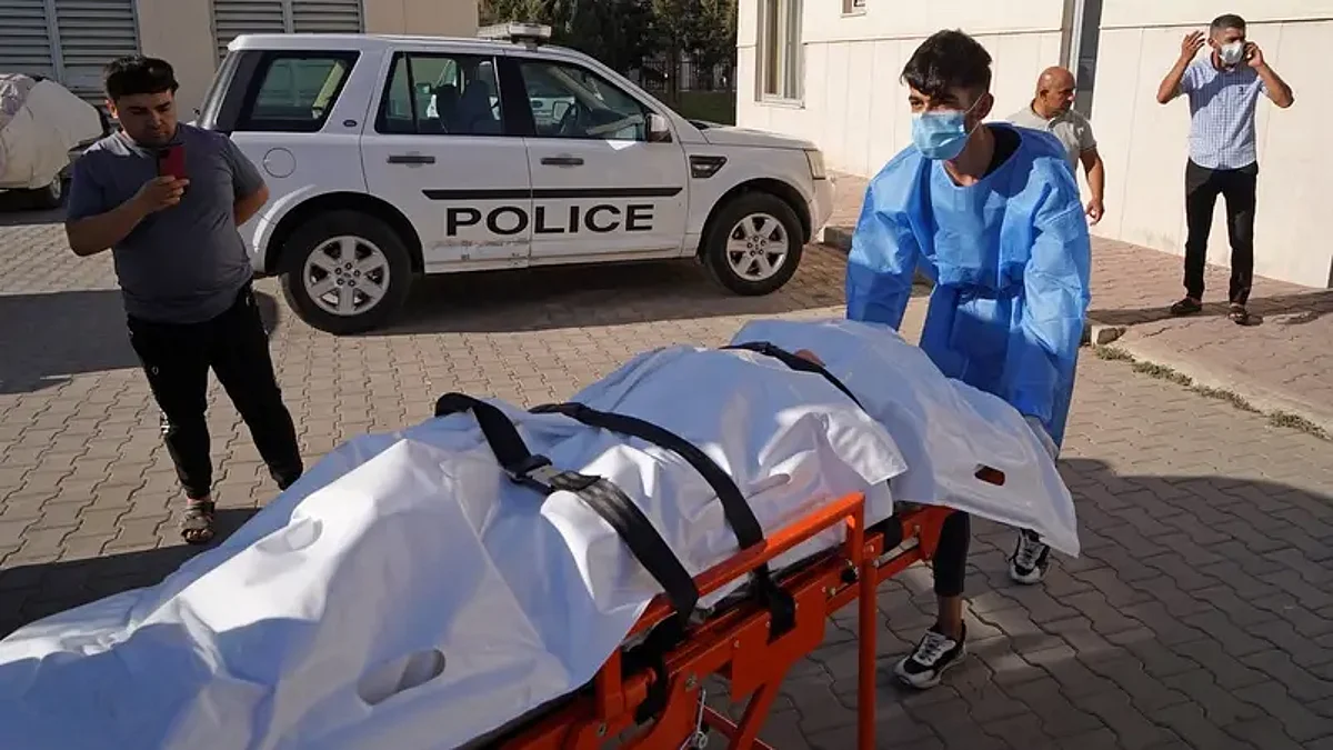 نقل أحد ضحايا القصف على دهوك إلى مستشفيات المنطقة
