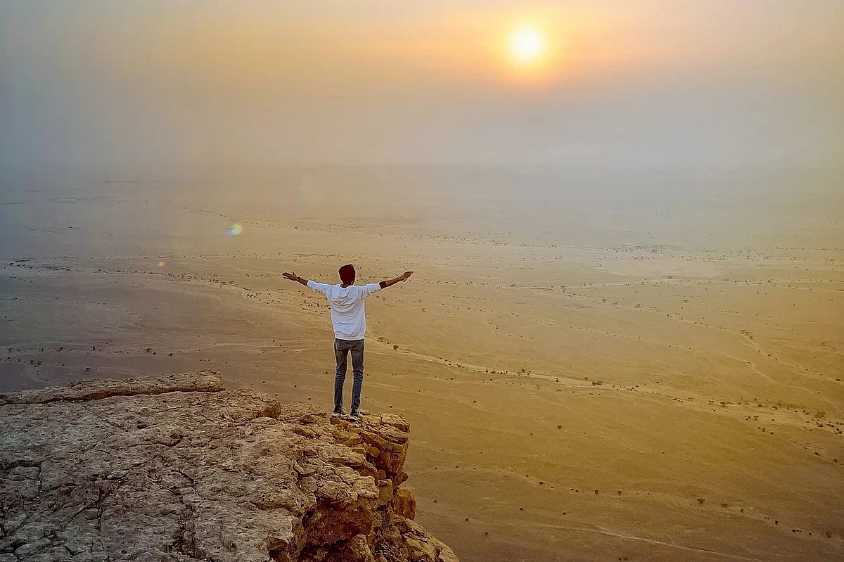 لحظة غروب على جبل فهرين