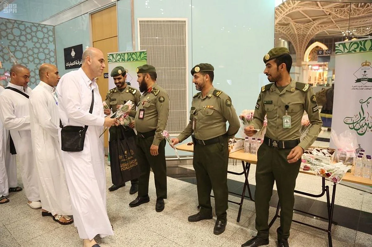 قادمين من العراق.. جوازات مطار المدينة المنورة تُنهي إجراءات طلائع المعتمرين