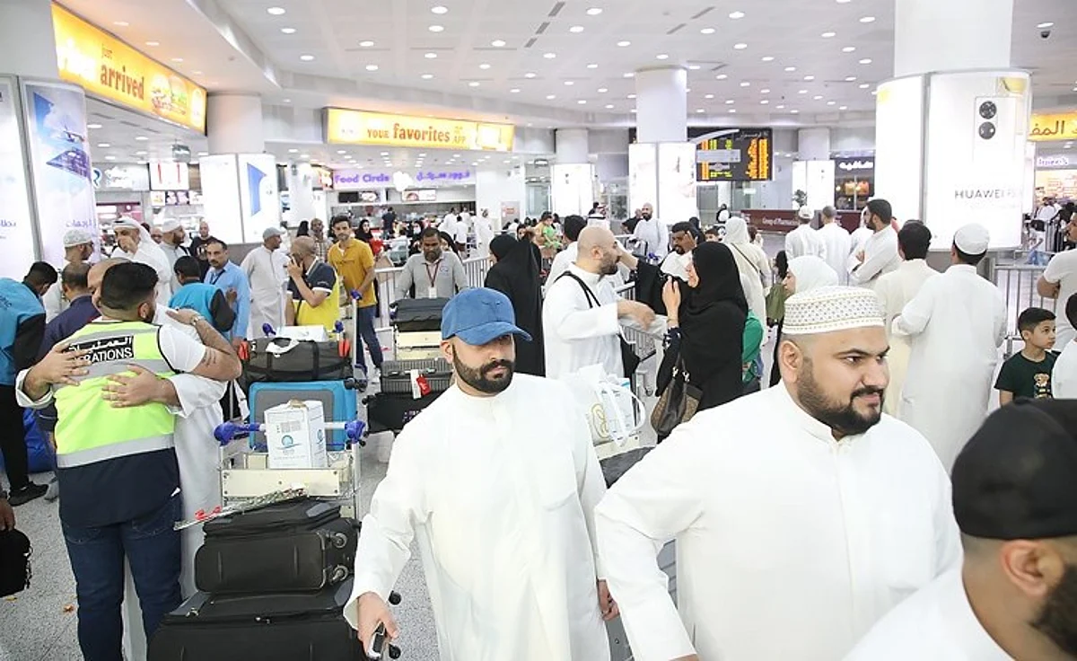 حجاج في مطار الكويت