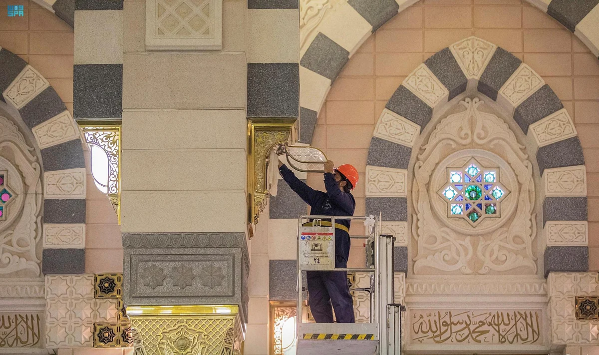 أعمال الصيانة في المسجد النبوي