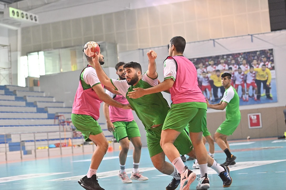 جانب من تدريبات لاعبي المنتخب