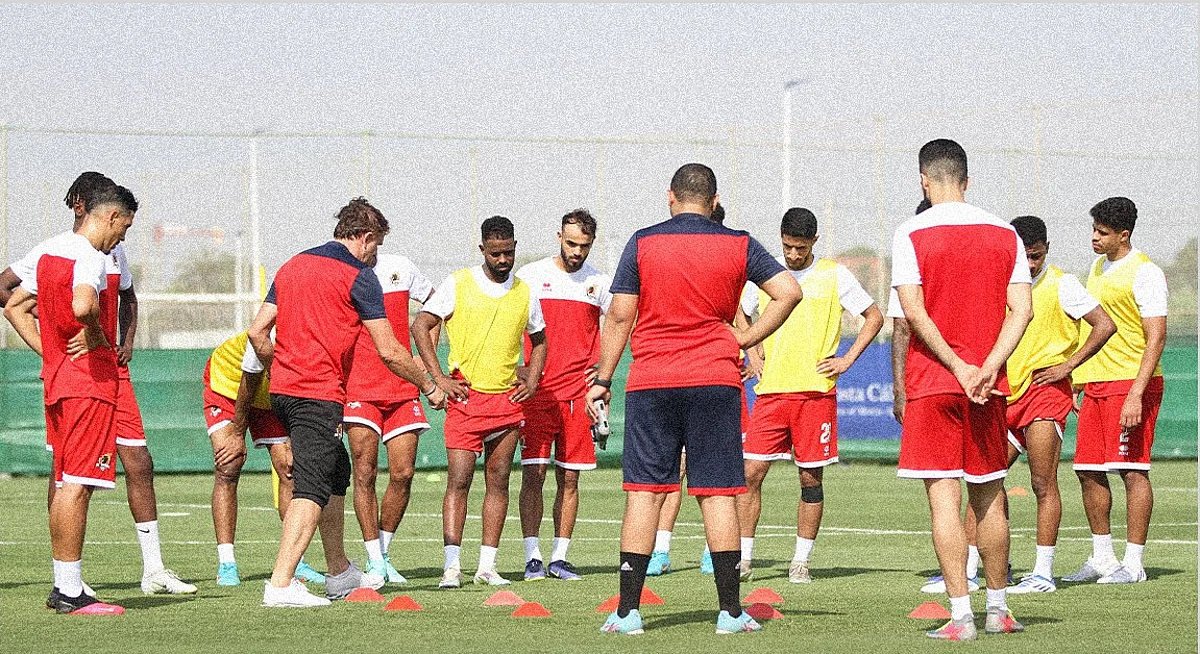 الوحدة يدشن تدريباته بمعسكره الخارجي بإسبانيا على فترتَيْن