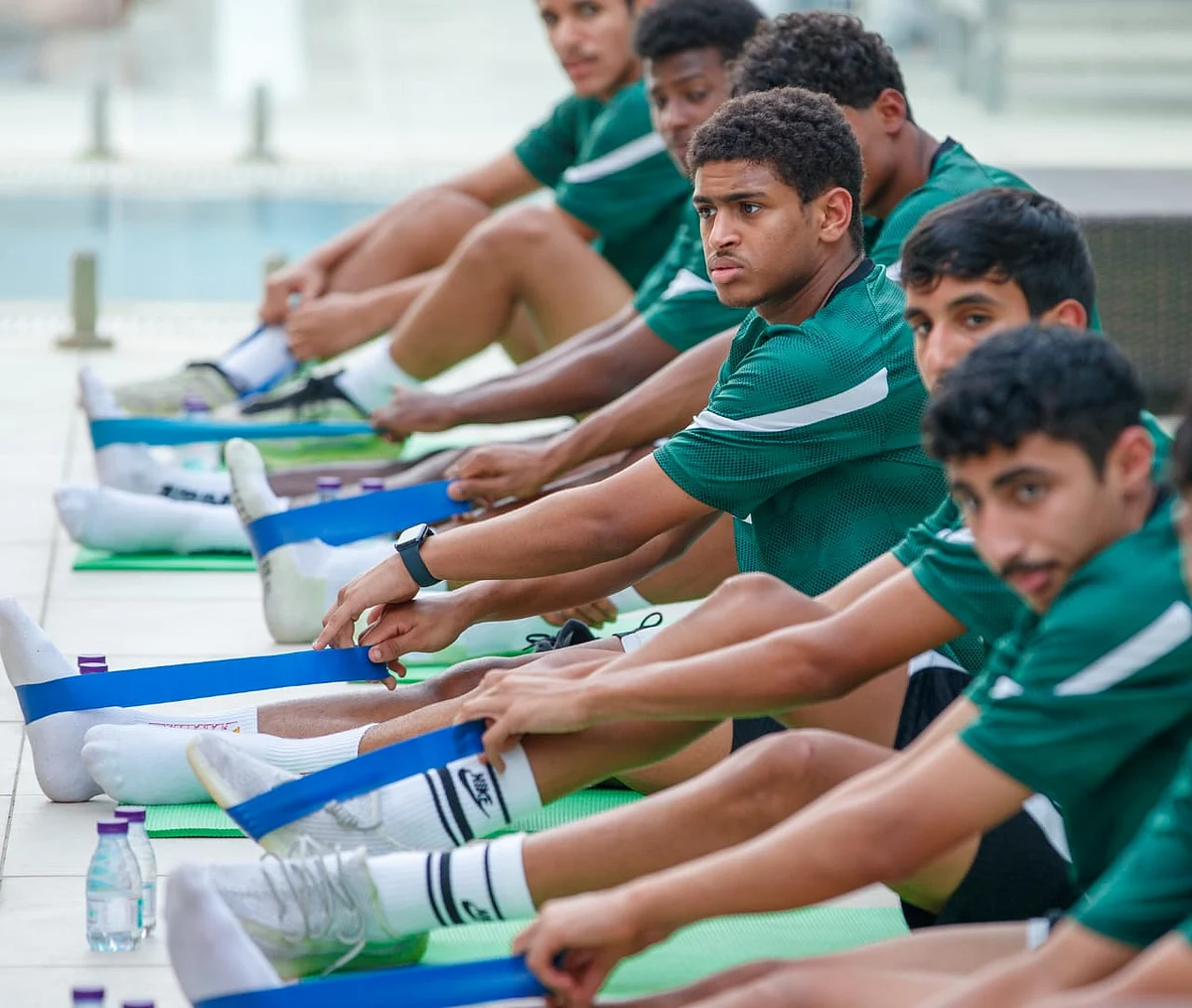 ناشؤو المنتخب السعودي أثناء التدريبات