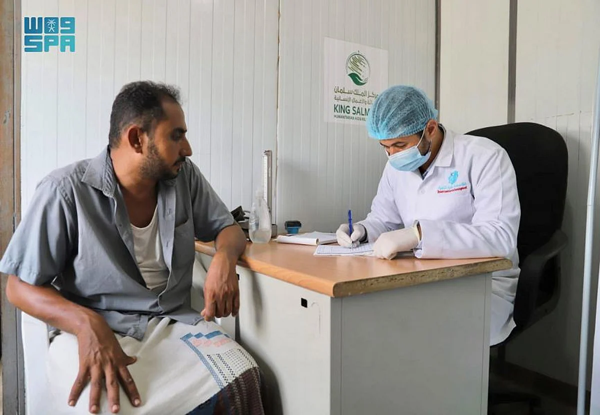 العيادات المتنقلة لإغاثي الملك سلمان في عبس باليمن تخدم 468 مستفيدًا