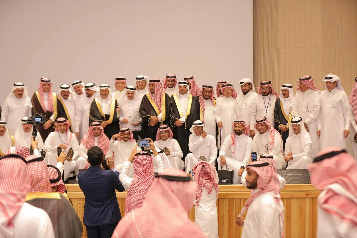 تكريم 100 متفوق ومتفوقة في حفل جائزة الدكتور ساعد الحارثي