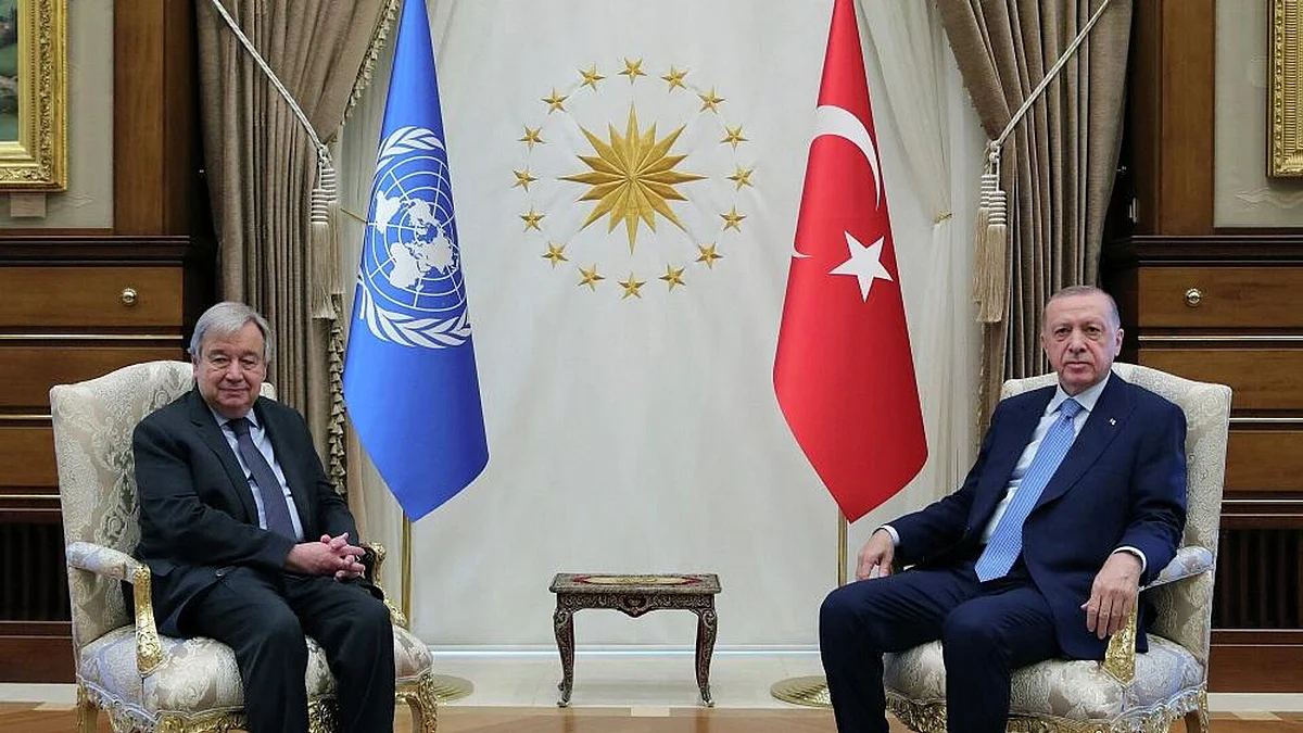الرئيس التركي رجب طيب أردوغان والأمين العام للأمم المتحدة أنطونيو جوتيريس
