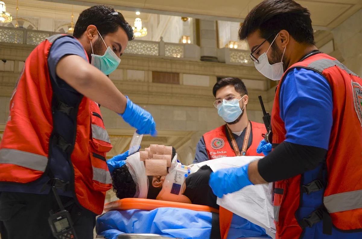 الهلال الأحمر بمكة المكرمة يتلقى 7131 اتصالاً خلال أسبوع