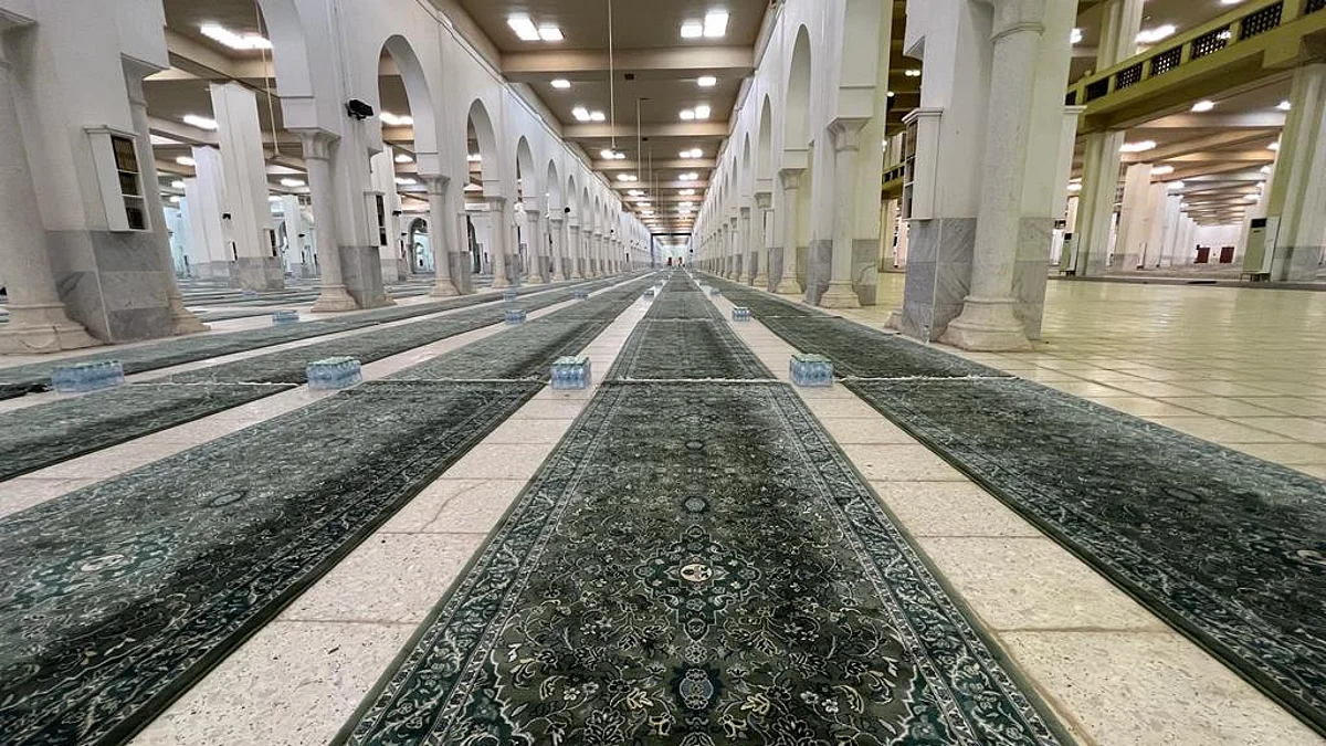 "الشؤون الإسلامية" توزع 150 ألف عبوة ماء