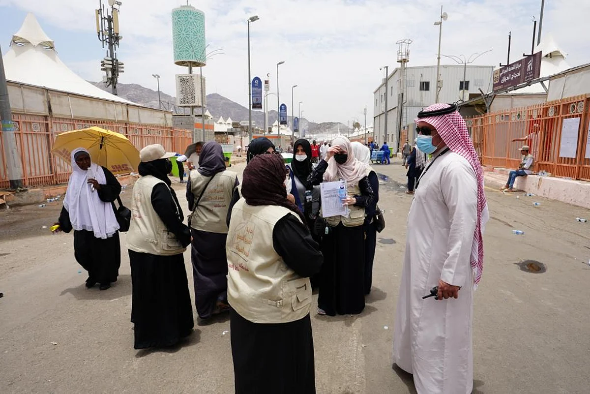 لأول مرة بـ"مطوفي العرب".. 378 امرأة يفوجون الحجاج للجمرات بنجاح