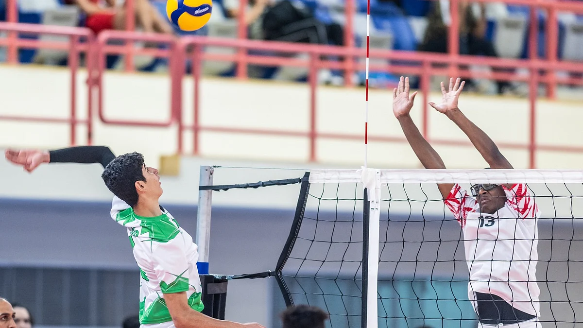 جانب من منافسات بطولة غرب آسيا لكرة الطائرة