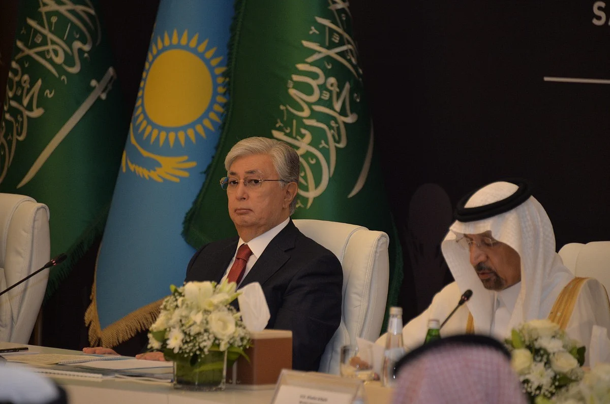 رئيس جمهورية كازاخستان قاسم جومارت توكاييف ووزير الاستثمار المهندس خالد بن عبدالعزيز الفالح