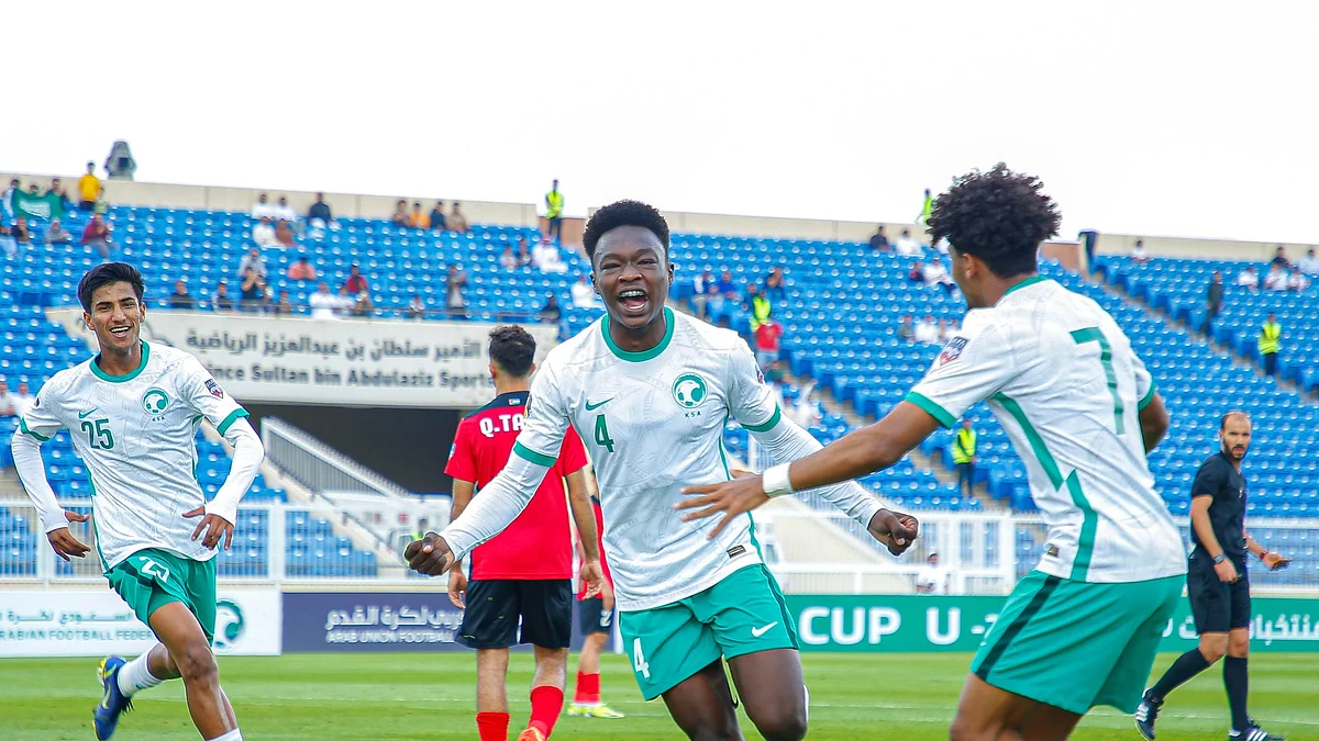 الأخضر الشاب يكتسح منتخب فلسطين بخماسية.. ويتأهّل لنهائي البطولة العربية