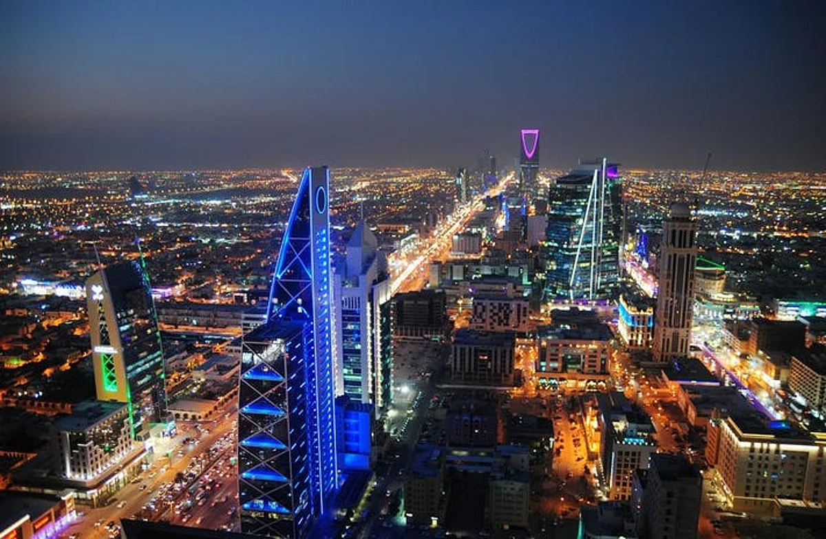"فوربس": الاقتصاد السعودي ينتعش هذا العام ليقترب من تريليون دولار