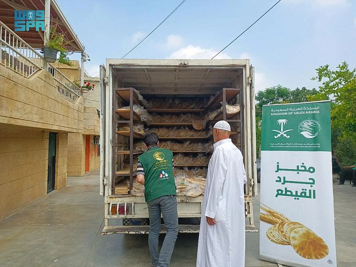 المملكة تواصل توزيع أرغفة الخبز للأسر اللاجئة في شمال لبنان