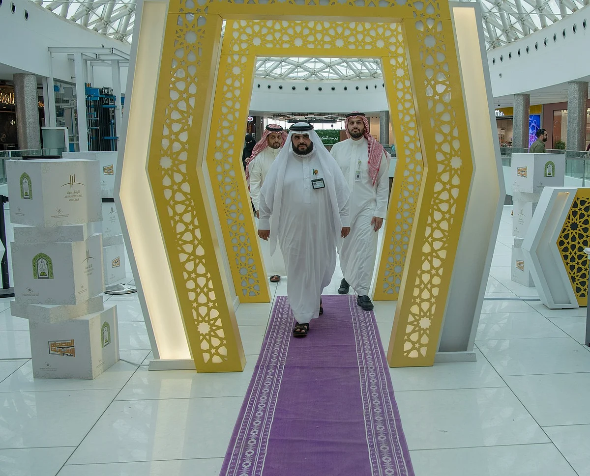 أحمد الخيري يفتتح المعرض