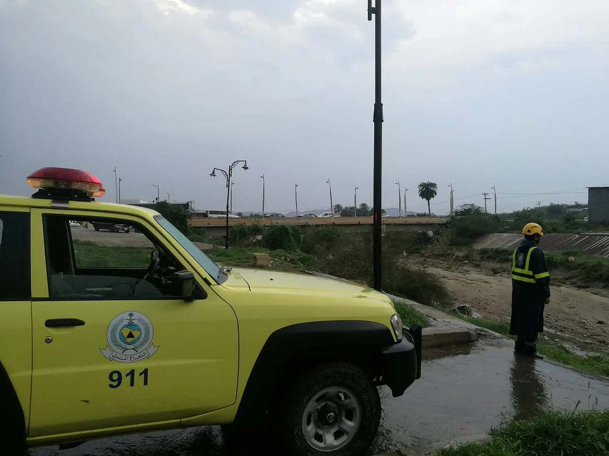 "مدني جازان" يواصل جهوده ويتابع الحالة المطرية في المنطقة