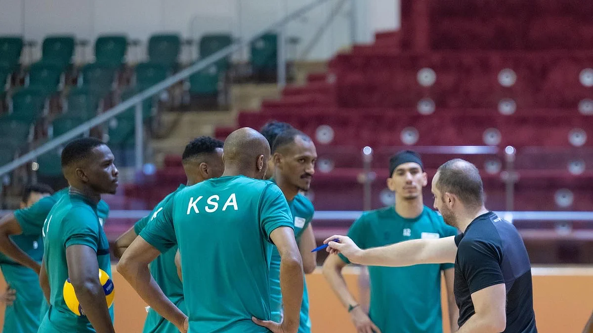 في افتتاح بطولة العين.. "أخضر الطائرة" في مواجهة الزمالك المصري