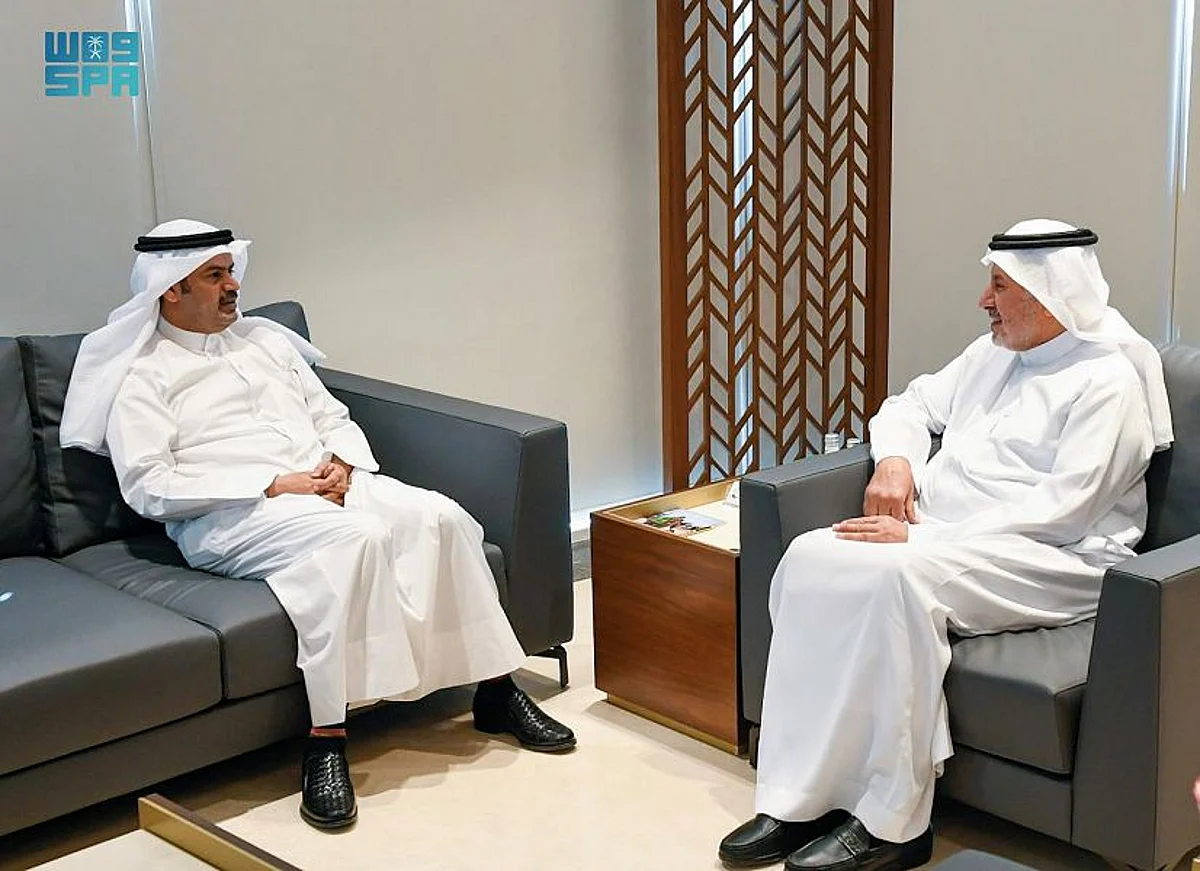 المشرف العام على "إغاثي الملك سلمان" يلتقي السفير الكويتي لدى اليمن