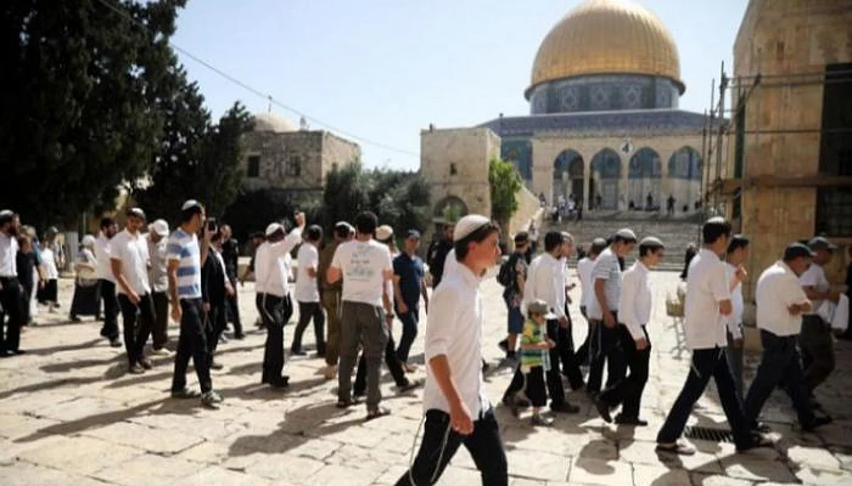 حملات متطرفة لاقتحام الأقصى غداً.. شعارهم "توقف عن البكاء وابدأ بالبناء"!