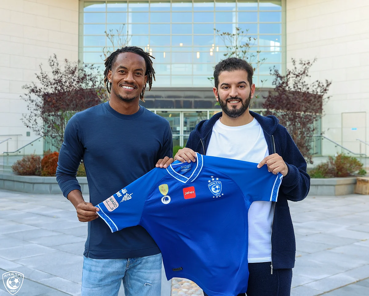 الهلال يُجدِّد عقد كاريلو عامًا إضافيًّا
