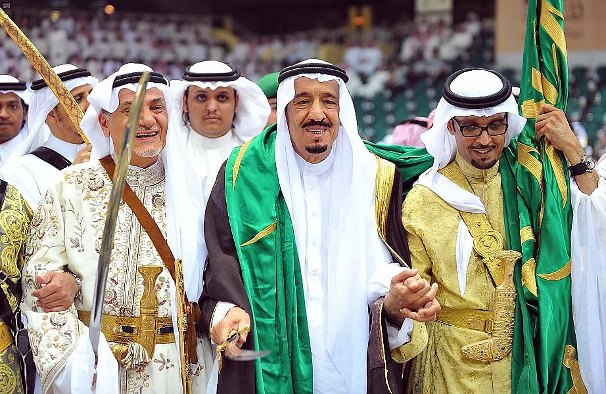 عُنِيت بالتراث وأنشأت مركز "العرضة".. "الدارة" تشيد بنظام حماية "الفلكلور السعودي"