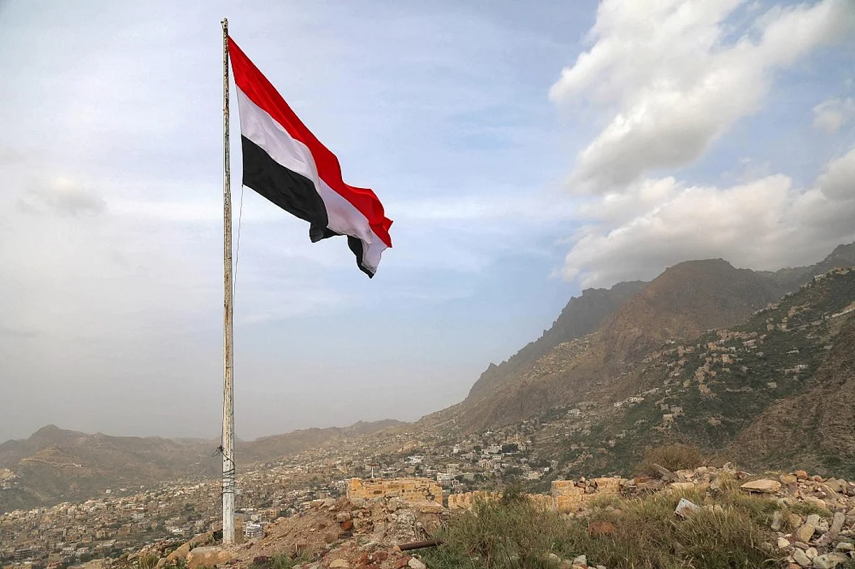 الحكومةُ اليمنيةُ ترحِّبُ بإعلان المبعوث الأممي تمديد الهدنة لشهرين إضافيين