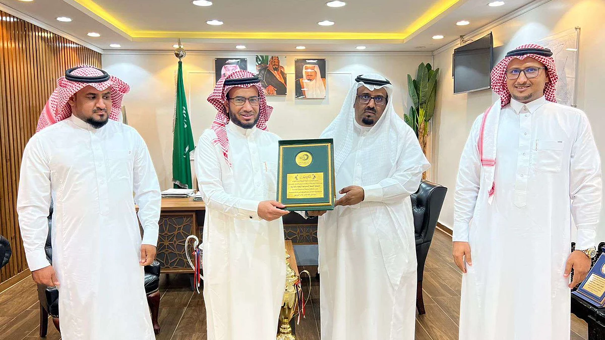 جانب من تكريم فريق قدامى العارضة