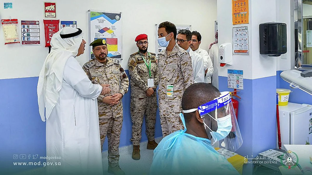 خالد البياري يتفقد مرافق مستشفى الأمير سلطان للقوات المسلحة بالمدينة المنورة