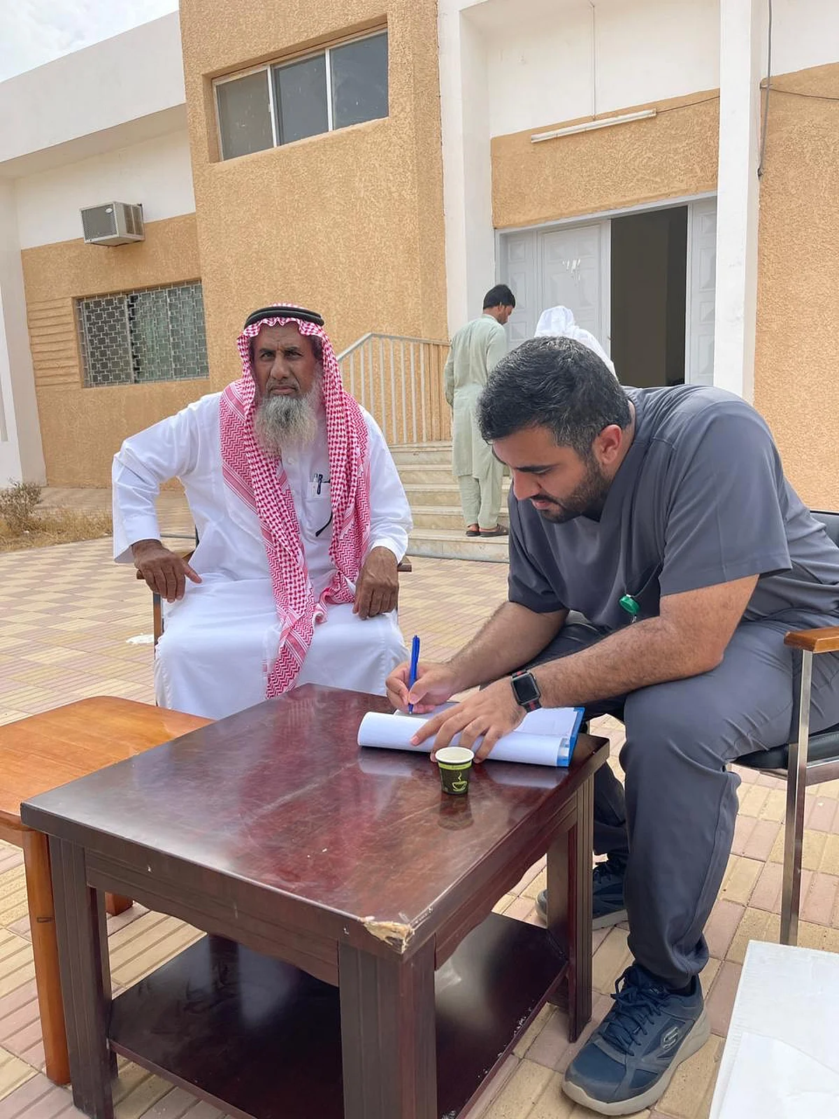 "بيئة الجموم" تقدم خدمات ميدانية بيطرية لمربي الماشية بمدركة
