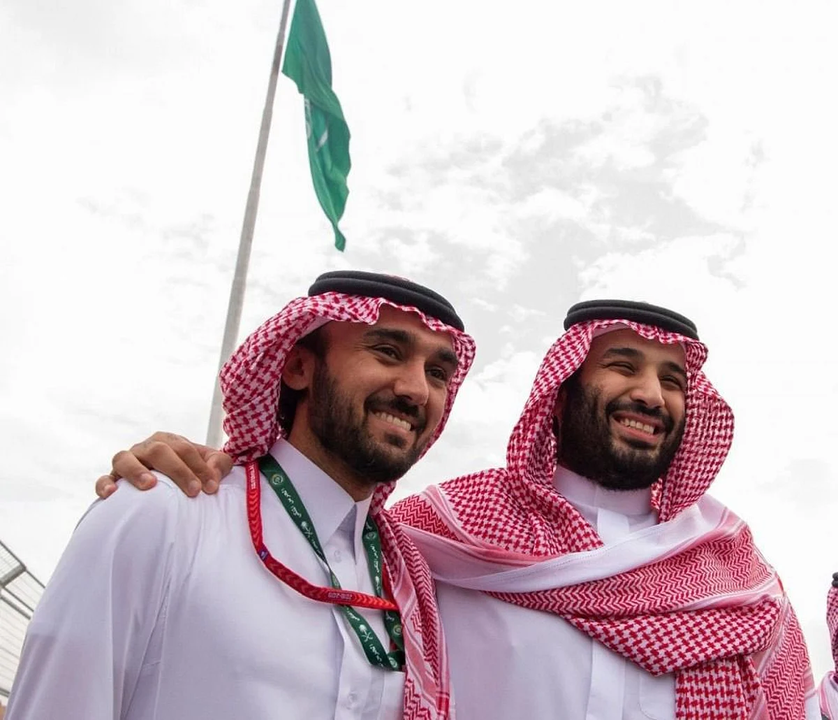 وزير الرياضة "الفيصل" مهنئاً بمناسبة اليوم الوطني السعودي 92: دام وطننا وقيادته وشعبه في عز ونماء