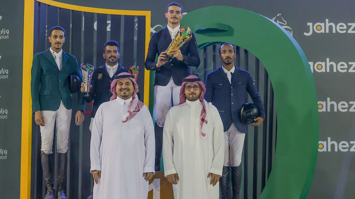 توجه فهد بن جلوي .. "أبا الخيل" بطلاً لكأس اليوم الوطني لقفز الحواجز